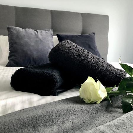 Apartment Klobucka Варшава Екстериор снимка