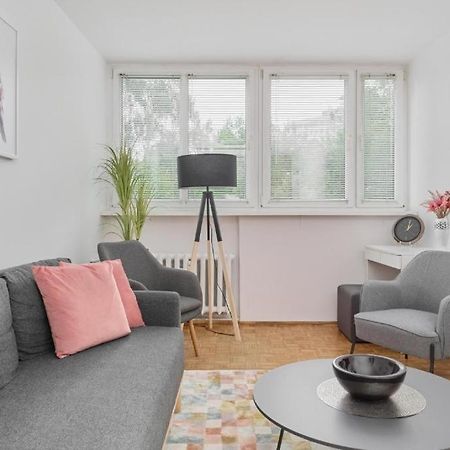 Apartment Klobucka Варшава Екстериор снимка