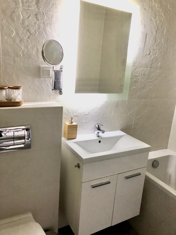 Apartment Klobucka Варшава Екстериор снимка