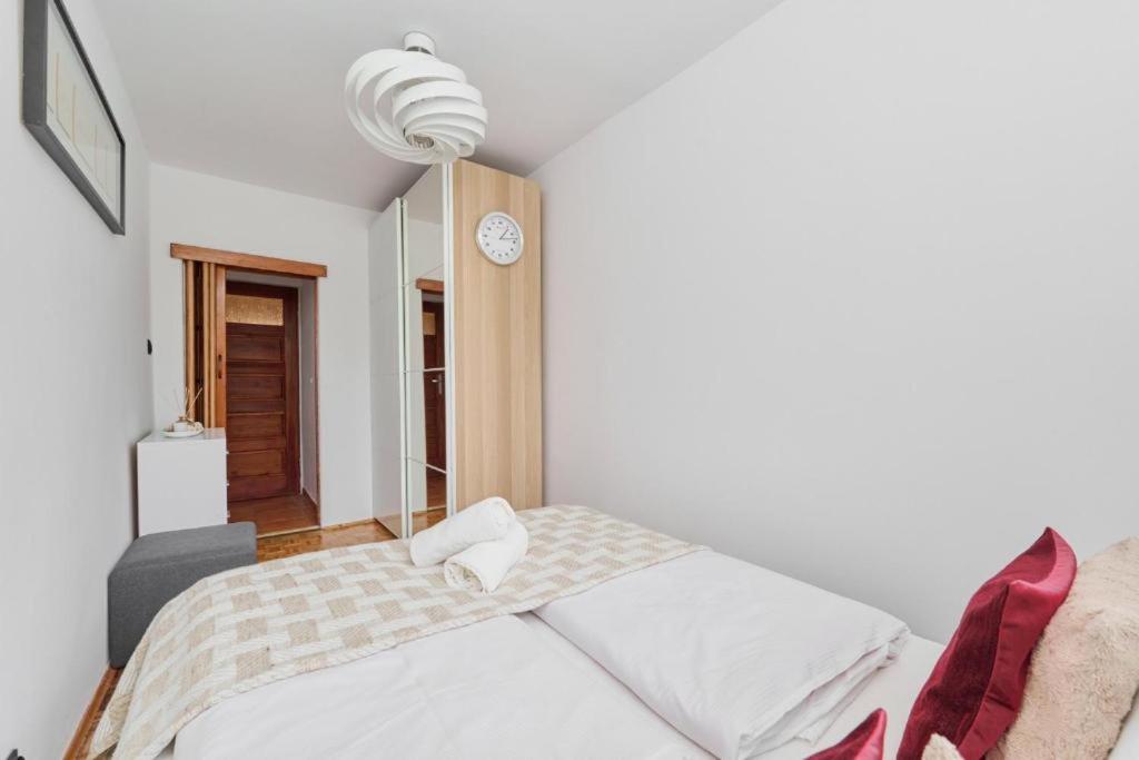 Apartment Klobucka Варшава Екстериор снимка